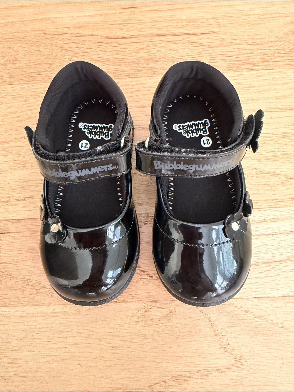 Bubble Gummers Little Girl Black Patent Mary Jane Shoes with Flower Accent 5M